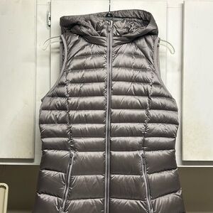 Lululemon Puffer Vest. Detacha hood sz6